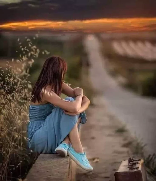 latest stylish girls alone dp hd images